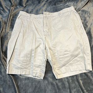 Nautica gray chino flat front shorts. Size 32 waist.